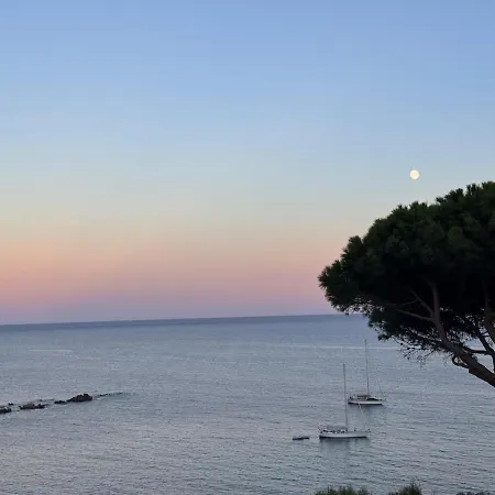 Hébergement de vacances Casa Regina *